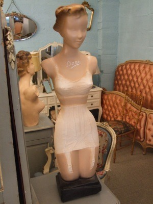 S006/S - Pretty Plaster Corsetery Shop Advertising Mannequin