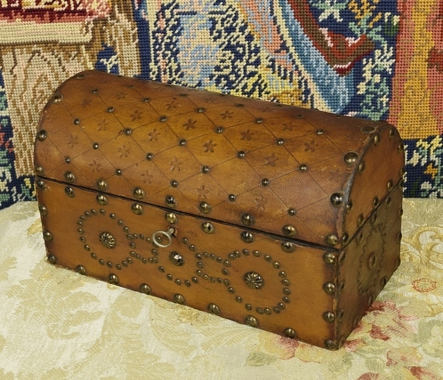 B1445 - Superb Antique French Studded Leather Trinket / Jewellery / Treasure Box, Chest
