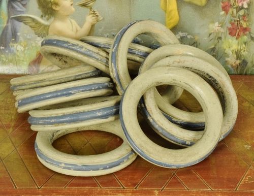B1523 - Gorgeous Set 10 Antique French Shabby Chic Painted Wooden Curtain Rings, 19th C