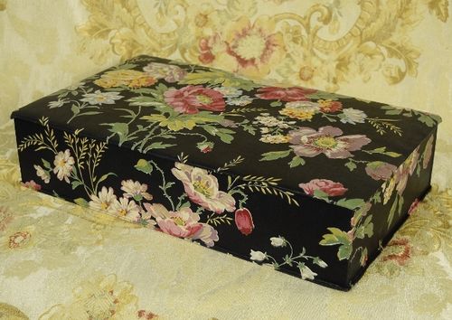 B1538 - Stunning Large Antique French Chintz Textile Boudoir Box, Stunning Florals C1920