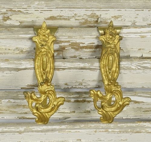 B1599 - Sweet Pair Compact Antique French Acanthus Leaf Gilded Curtain Tie / Hold Backs
