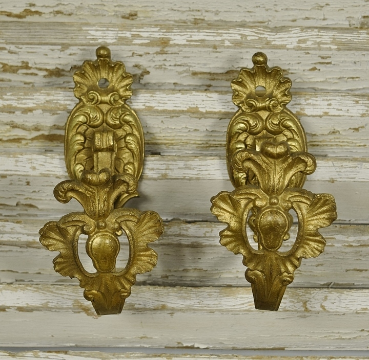 B1647 - Superb Pair Antique French Gilded Curtain Tie / Hold Backs Plumed Feather Crest