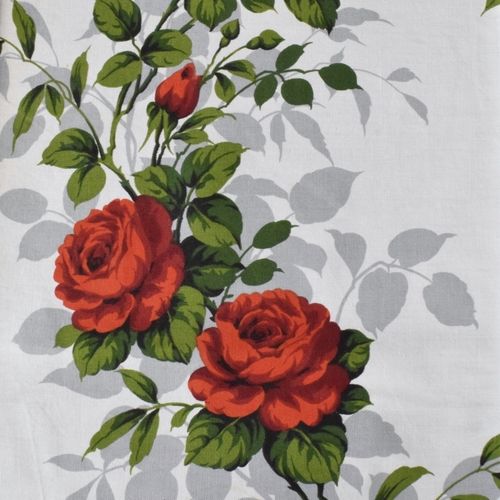 B1895 - Stunning Vintage French Roses & Leaves Print Cotton Panel / Tablecloth Circa 1950/60