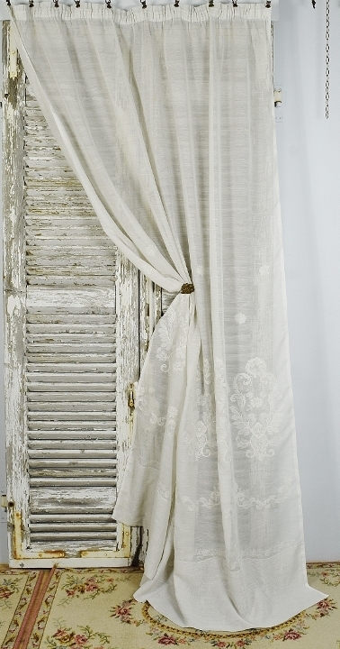 B1906 - Pretty Vintage French Voile & Machine Embroidered Long Curtain / Drape 1950/60